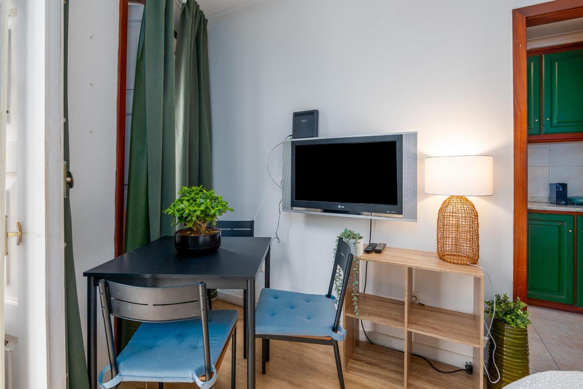 Apartamento Renovated Feb25 Clerigos Cozy Balcony With Self Check In OOporto Exterior foto
