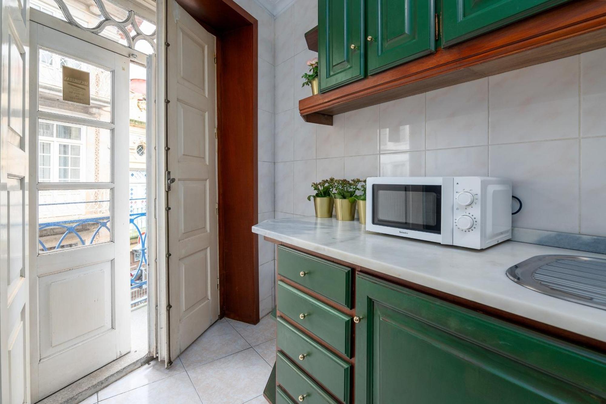 Apartamento Renovated Feb25 Clerigos Cozy Balcony With Self Check In OOporto Exterior foto